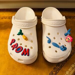 Crocs Unisex Classic Iconic Lightweight White Slipon Clogs Jibbitz Charm W 9 M 7